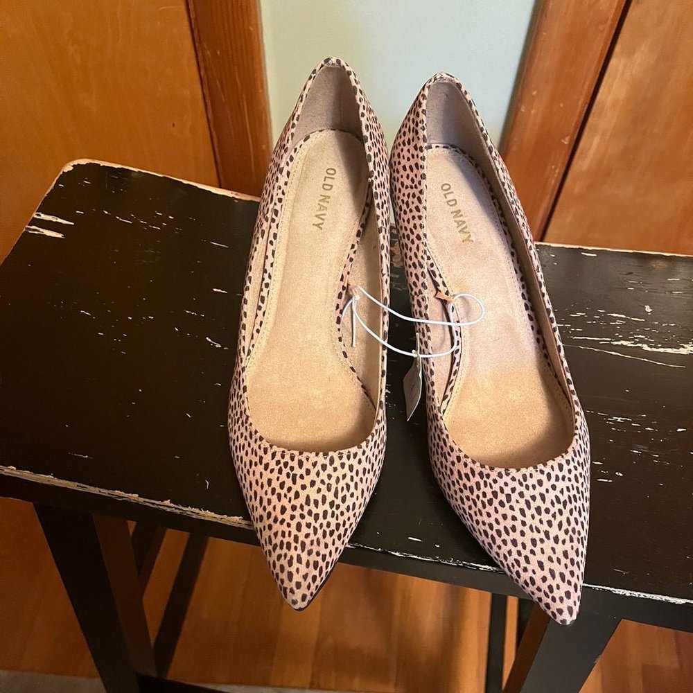 Size 8 Old Navy Animal Print Heels